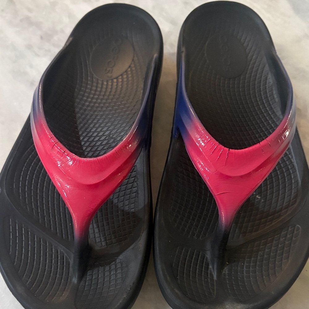 OOFOS Women's Sandals - Black and Pink